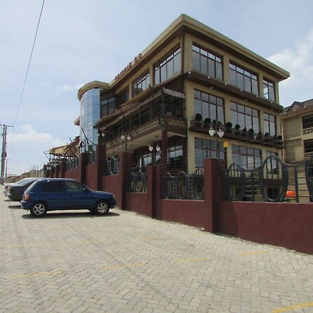 Trippleo'S Hotel Nairobi Extérieur photo